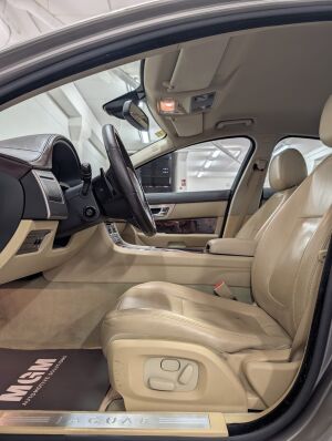Jaguar XF 4.2 - 2008