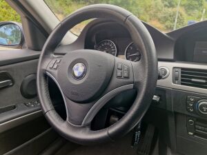 BMW 320i E90 - 2007 *77k km