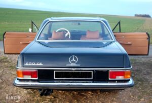 Mercedes-Benz 250 CE W114 - 1971