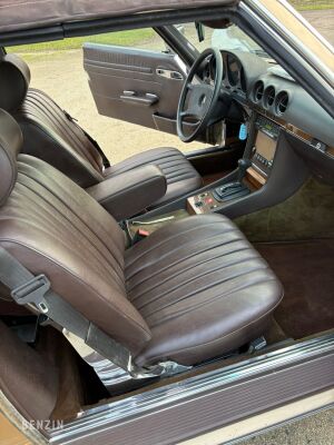 Mercedes-Benz 380 SL R107 - 1983