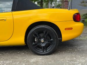 Mazda MX-5 NB Yellow California Edition - 2000