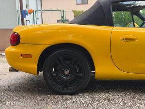 Mazda MX-5 NB Yellow California Edition - 2000