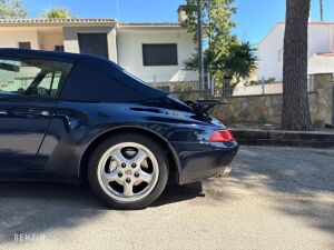 Porsche 911 type 993 Carrera 4 Cabriolet - 1996