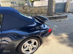 Porsche 911 type 993 Carrera 4 Cabriolet - 1996