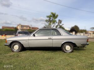 Mercedes-Benz 230C W123 - 1977