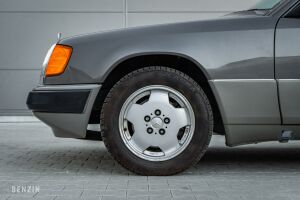 Mercedes-Benz 230E W124 - 1991