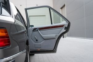 Mercedes-Benz 230E W124 - 1991