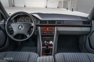 Mercedes-Benz 230E W124 - 1991