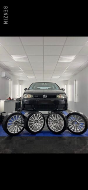 Volkswagen Golf 4 R32 - 2003