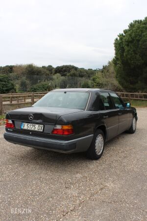Mercedes-Benz 230E W124 - 1991