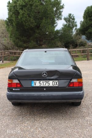 Mercedes-Benz 230E W124 - 1991