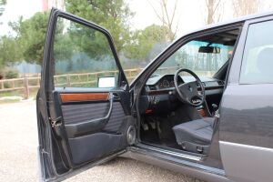 Mercedes-Benz 230E W124 - 1991