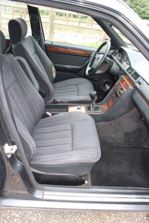 Mercedes-Benz 230E W124 - 1991