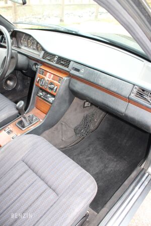 Mercedes-Benz 230E W124 - 1991