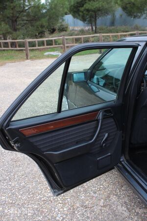 Mercedes-Benz 230E W124 - 1991