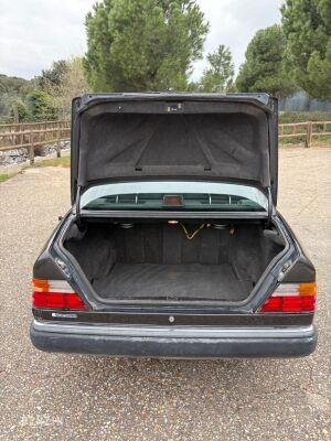 Mercedes-Benz 230E W124 - 1991