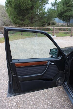 Mercedes-Benz 230E W124 - 1991
