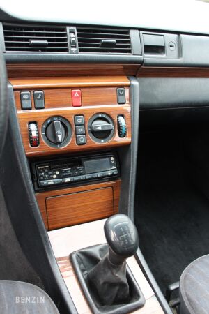 Mercedes-Benz 230E W124 - 1991