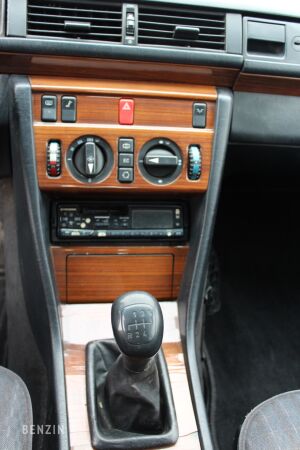 Mercedes-Benz 230E W124 - 1991