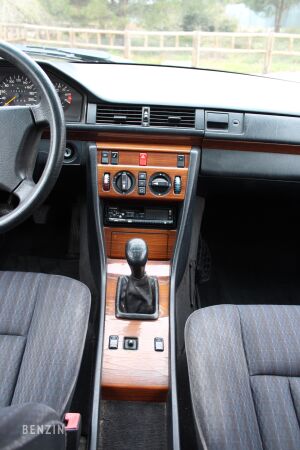 Mercedes-Benz 230E W124 - 1991