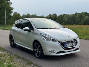 Peugeot 208 GTI - 2014