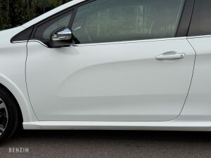 Peugeot 208 GTI - 2014