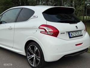 Peugeot 208 GTI - 2014