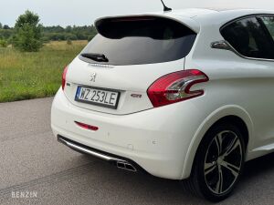 Peugeot 208 GTI - 2014