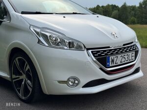 Peugeot 208 GTI - 2014