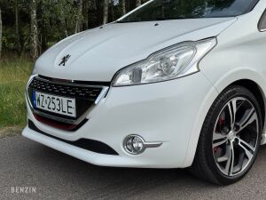 Peugeot 208 GTI - 2014