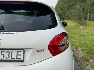 Peugeot 208 GTI - 2014