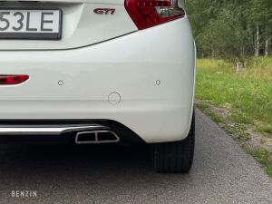 Peugeot 208 GTI - 2014