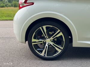 Peugeot 208 GTI - 2014