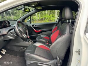 Peugeot 208 GTI - 2014