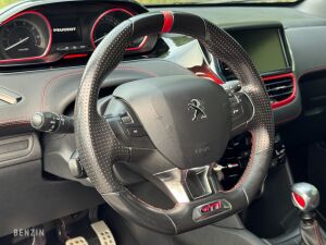Peugeot 208 GTI - 2014