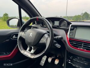 Peugeot 208 GTI - 2014