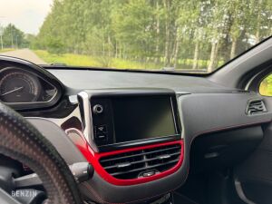 Peugeot 208 GTI - 2014