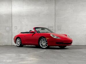 Porsche 911 type 996 Carrera 4 Cabriolet - 2000