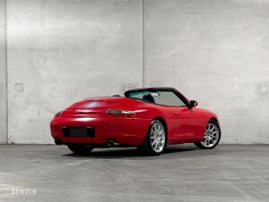 Porsche 911 type 996 Carrera 4 Cabriolet - 2000