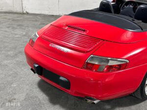 Porsche 911 type 996 Carrera 4 Cabriolet - 2000