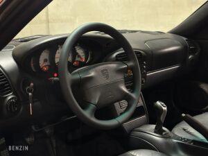 Porsche 911 type 996 Carrera 4 Cabriolet - 2000