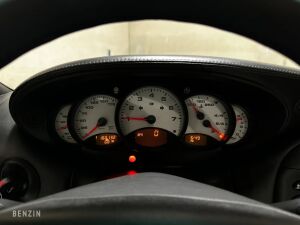 Porsche 911 type 996 Carrera 4 Cabriolet - 2000