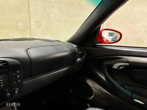 Porsche 911 type 996 Carrera 4 Cabriolet - 2000