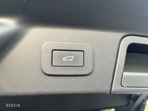 Land Rover Range Rover Velar P400e R-Dynamic SE - 2023