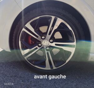 Peugeot 208 GTI - 2013