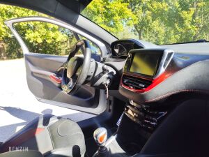 Peugeot 208 GTI - 2013