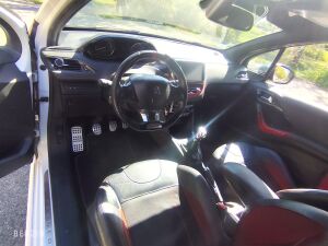 Peugeot 208 GTI - 2013