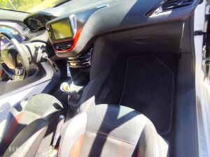 Peugeot 208 GTI - 2013