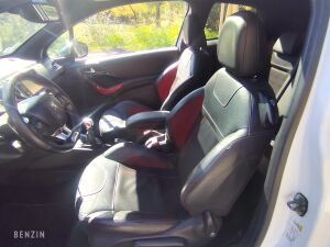 Peugeot 208 GTI - 2013
