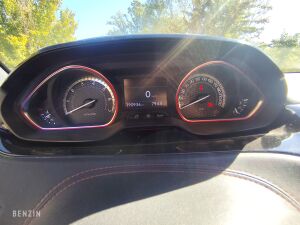 Peugeot 208 GTI - 2013